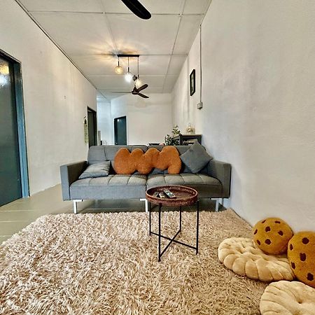 Entire 33 Cozy House • 3 Bedroom @ Alma 메르타잠 외부 사진
