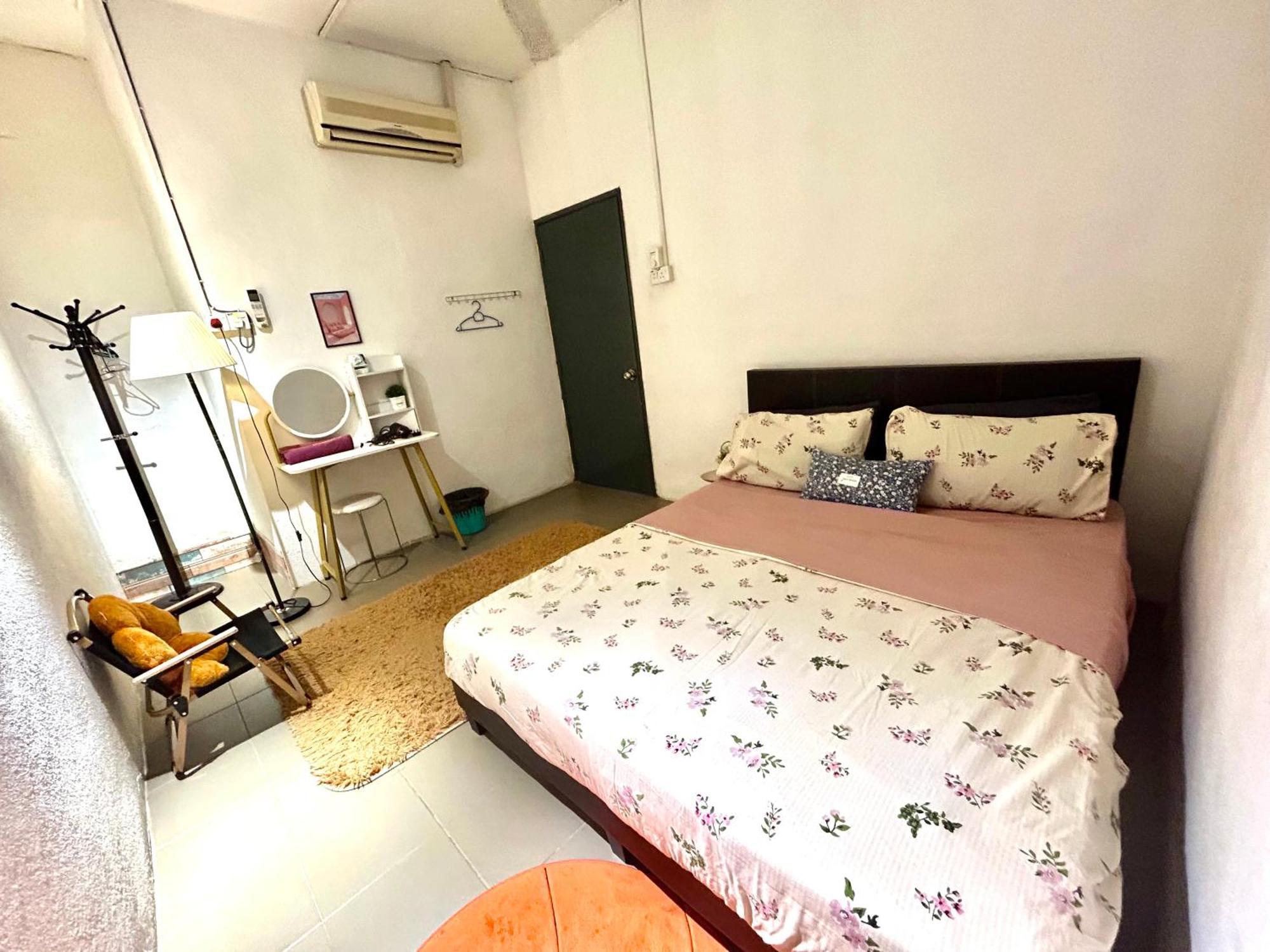 Entire 33 Cozy House • 3 Bedroom @ Alma 메르타잠 외부 사진