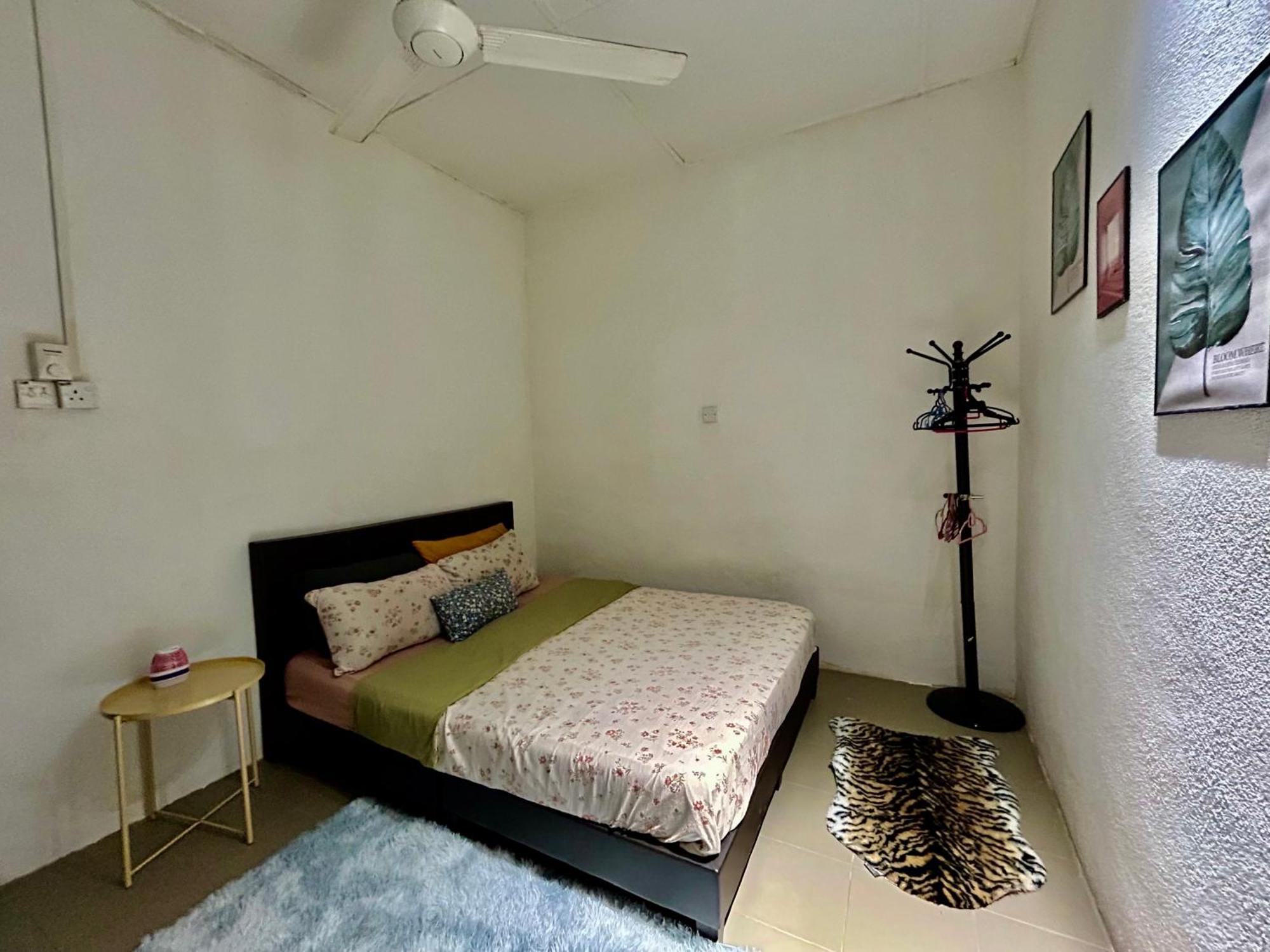 Entire 33 Cozy House • 3 Bedroom @ Alma 메르타잠 외부 사진
